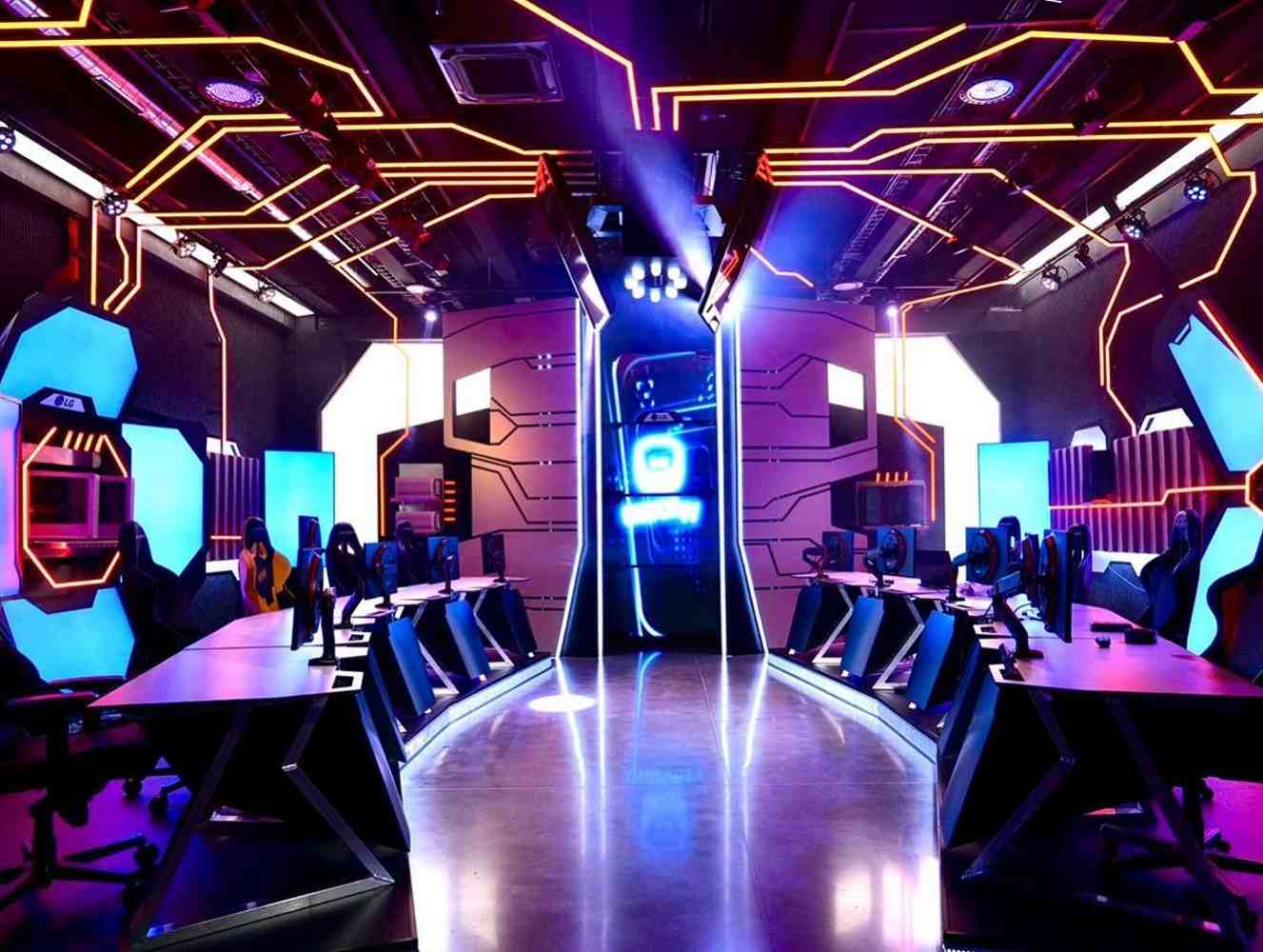 Orange Majstrovstvá SR v elektronických športoch prichádzajú v štúdiovom formáte! Sleduj súboj o rekordný prizepool 12 450€!